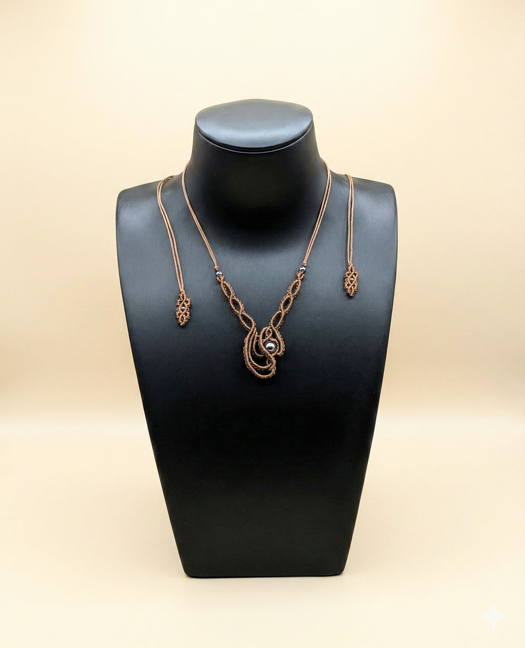 Løkkedans - Halssmykker